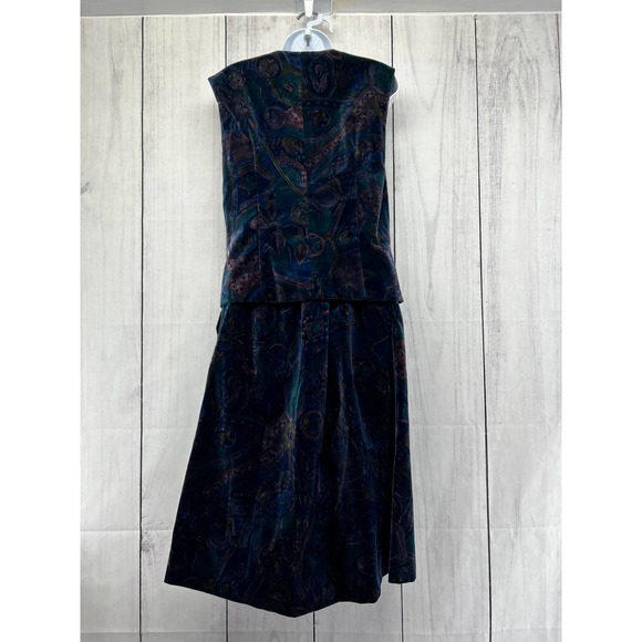 Nobrand Vintage 60's - 70's Matching Velvet Floral Skirt and Vest Set - Picture 6 of 10